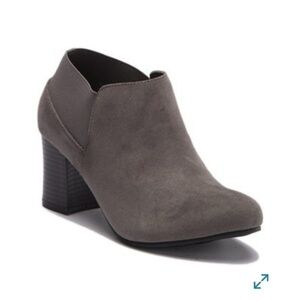 Apri by Italian Shoemakers Valley Booties Grey 9
